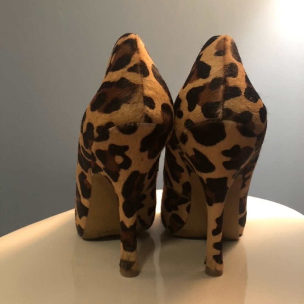 J.S. cow print heels - Picture 3 of 6